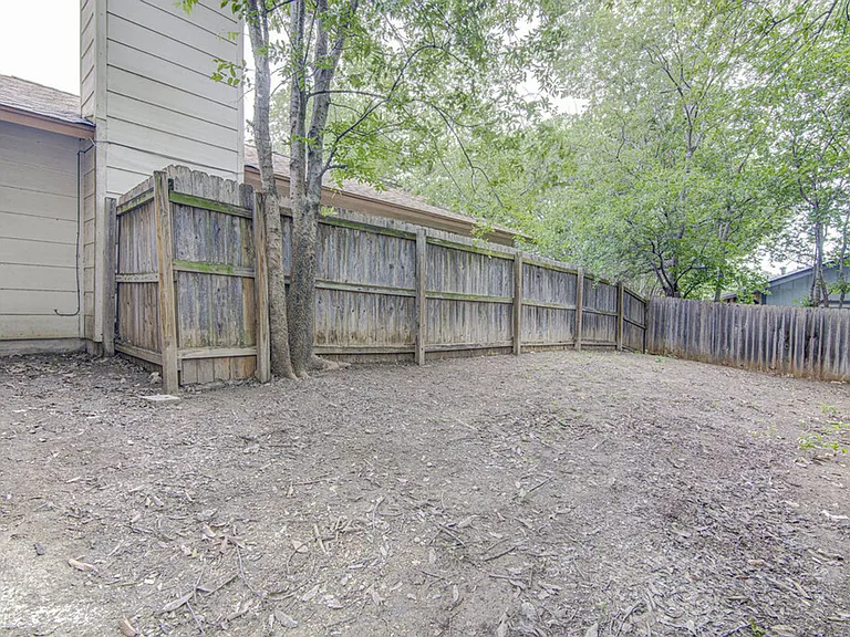 900 Sirocco Dr — Photo 18