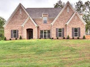 1842 Shady Wind Dr, Southaven, MS 38671