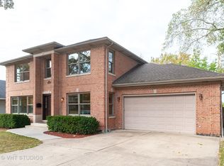 1605 Clavey Rd, Highland Park, IL 60035