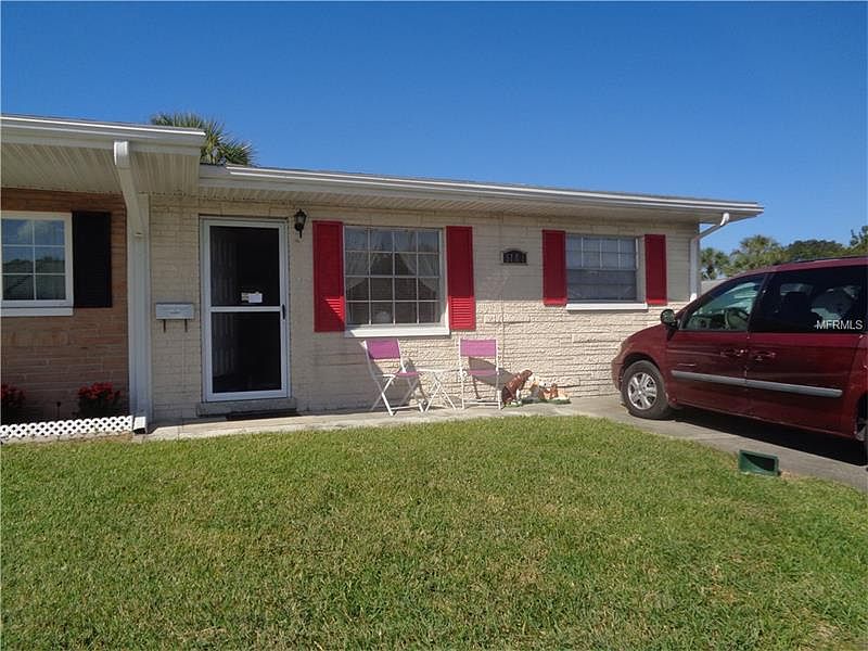 1st image of 5101 Tulip St N #5101