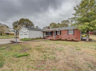 121 Valleydale Dr, Gastonia, NC 28056