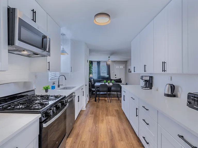 3216 Jasper Park — Photo 9