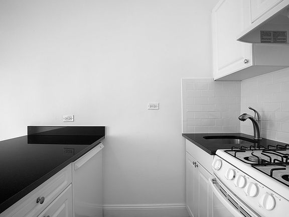 4th image of 160 W 71st St APT 6H