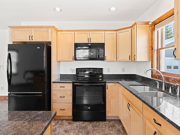 5th image of 608 Waterford Road