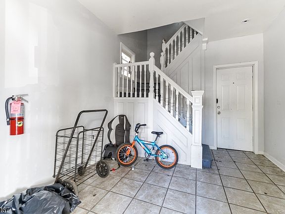 2nd image of 455 4Th Ave