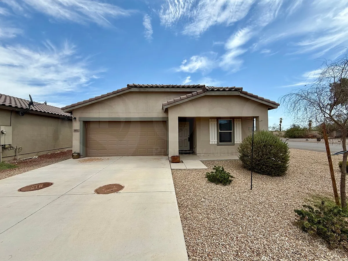 3 bed, 2.0 bath, 1479 sqft, $1,599 — Photo 3