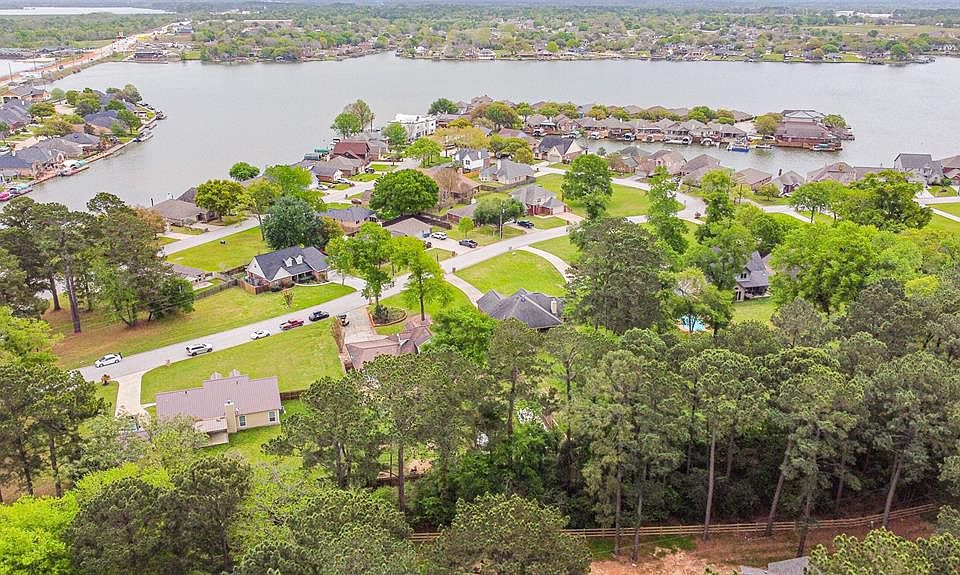 12945 Pelican Blvd, Willis, TX 77318 MLS 58660586 Zillow
