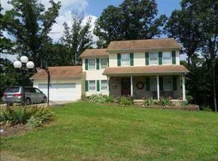 40 Lotus Dr, Huntington, WV 25704