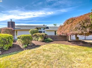 1019 SW 2nd St, Dundee, OR 97115