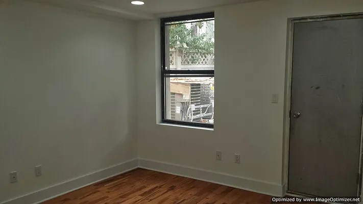 Sold by Voro, LLC | media 23