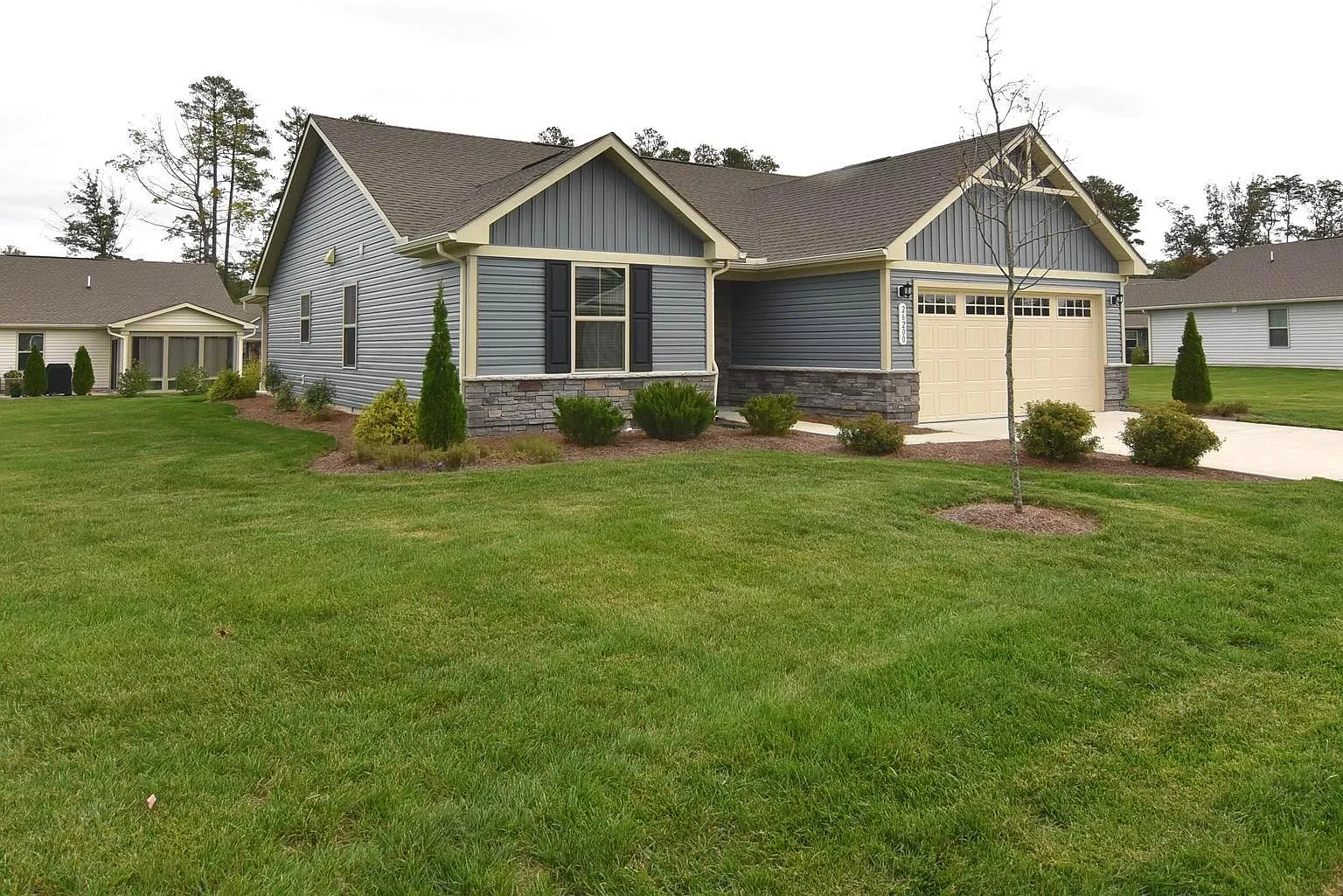 3 bed, 1500 sqft, $2,300 — Photo 2