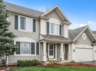 341 Rock Hall Cir, Grayslake, IL 60030