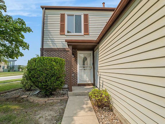 3rd image of 4438 Washington Dr