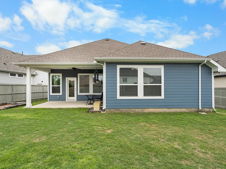 2304 Clancy Dr — Photo 19