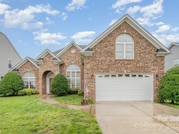 5052 Ashley Place Dr, Bessemer City, NC 28016