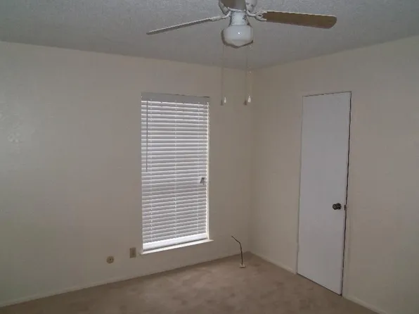 3831 Coates Cir, Benbrook, TX 76116