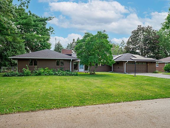 2nd image of 47 Briar Ln