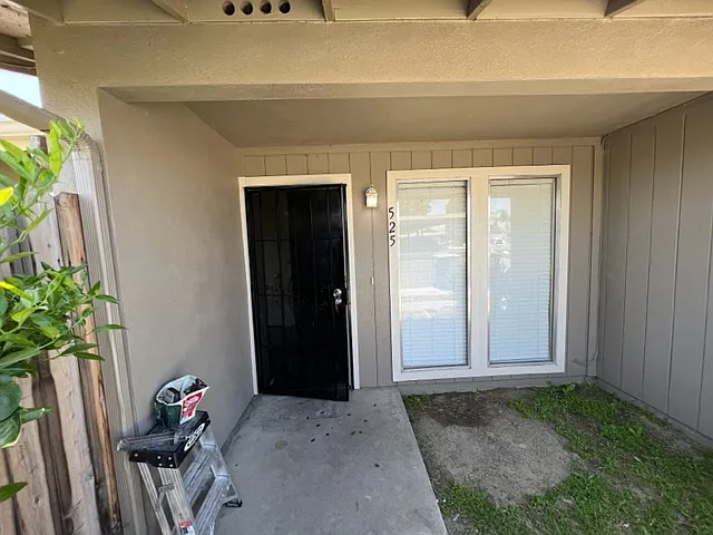 525 S West St — Photo 1