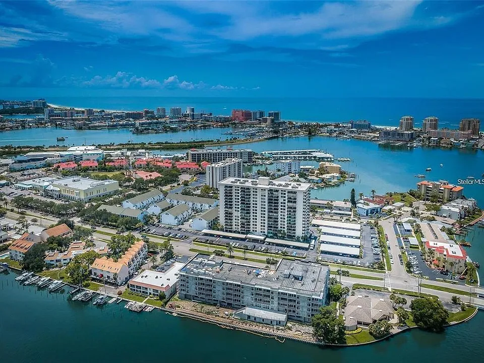 400 Island Way #309