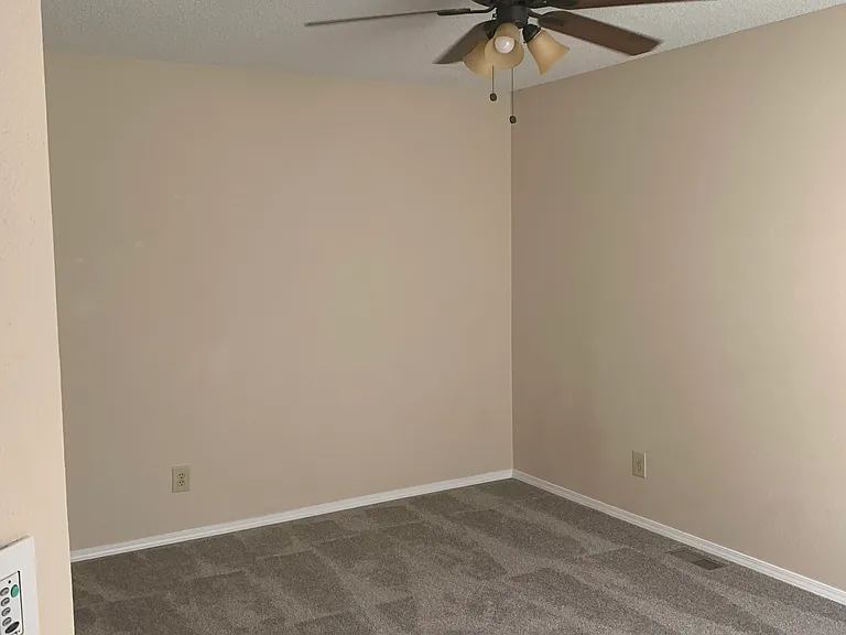 934 Tampico Ct — Photo 33