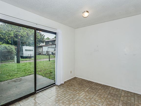 5th image of 3012 E 1st St N #2