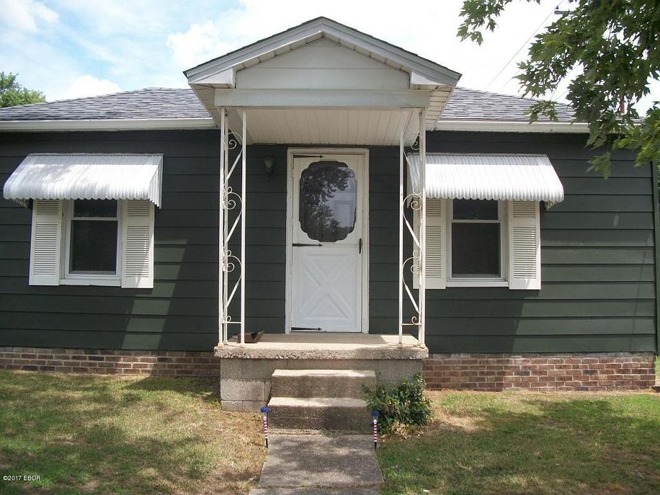 1st image of 1028 S Land St