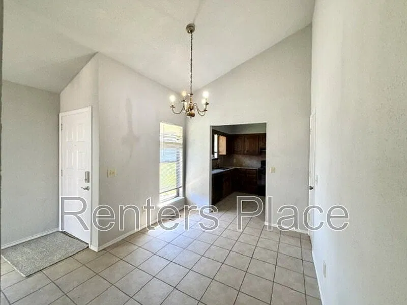 3 bed, 2.0 bath, 1200 sqft, $1,395 — Photo 4