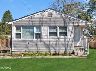 22 Smith St, Howell, NJ 07731