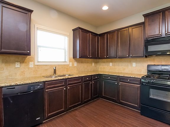 5th image of 252 Moorland Way