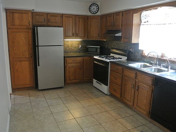 2nd image of 257 Englewood Ave