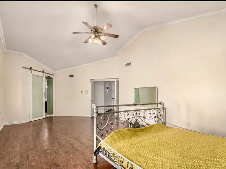 2438 N Forest Cir — Photo 19