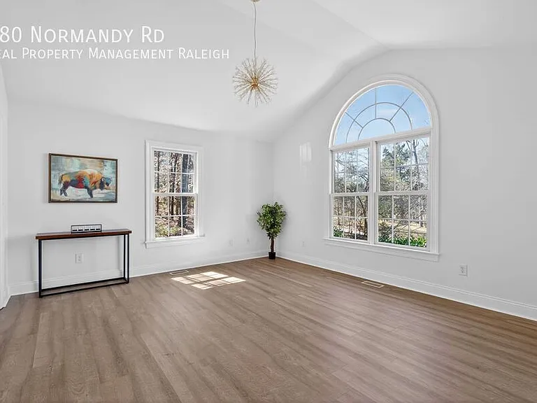 180 Normandy Rd — Photo 17
