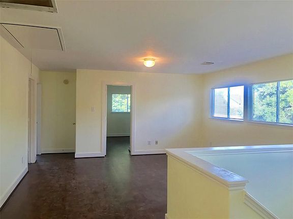 5th image of 15850 W Park Ct