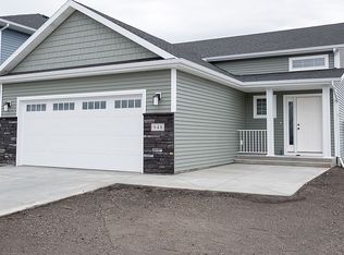 732 Albert Dr W, West Fargo, ND 58078