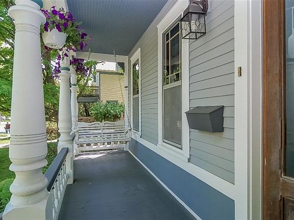 2nd image of 805 W Huron St