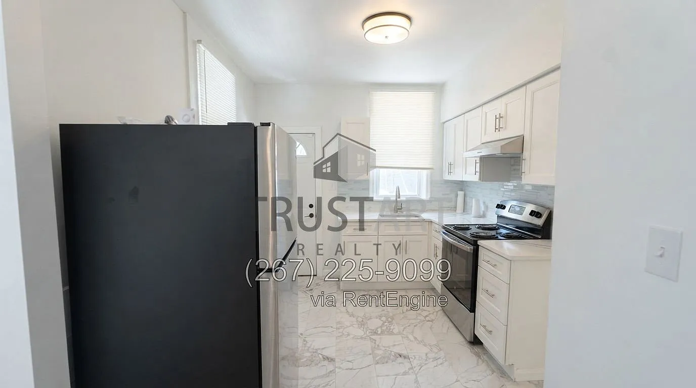 3 bed, 1.0 bath, 1040 sqft, $1,645 — Photo 3
