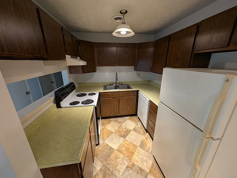 509 S Detroit St #5 — Photo 6