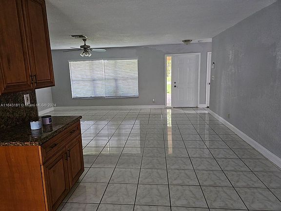 4th image of 8304 NW 35th St #2