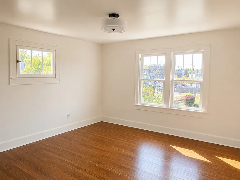 3419 Broadway St — Photo 10