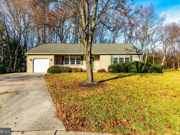 407 Village Ct, Mickleton, NJ 08056