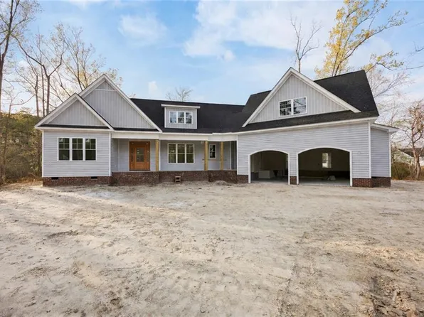 904 Broomfield Trl, Elizabeth City, NC 27909