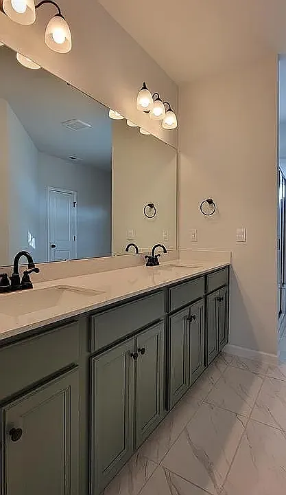 4 bed, 2961 sqft, $2,795 — Photo 3