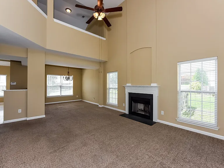 8872 Cressent Glen Ct — Photo 4