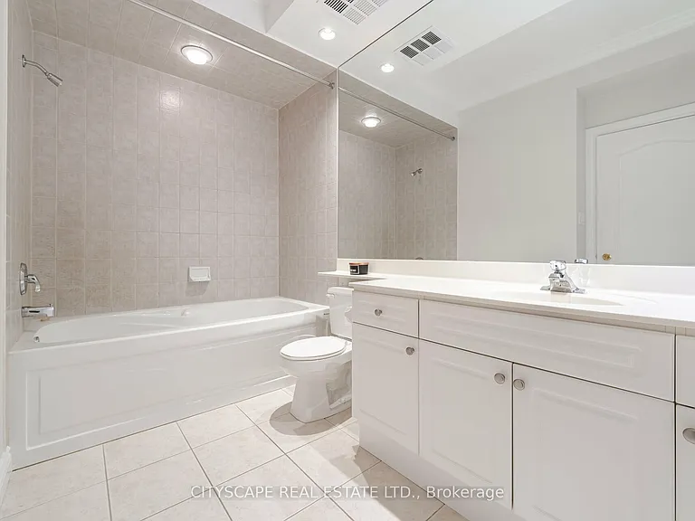 3351 Cawthra Rd #321 — Photo 22