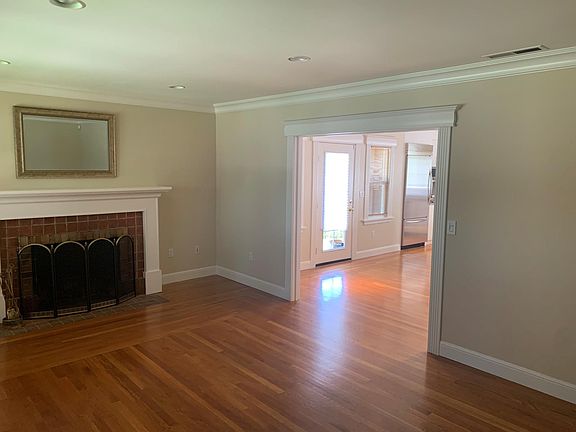 2nd image of 750 Pershing Ave