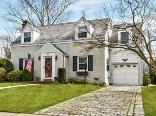 93 Lefferts Rd, Garden City, NY 11530