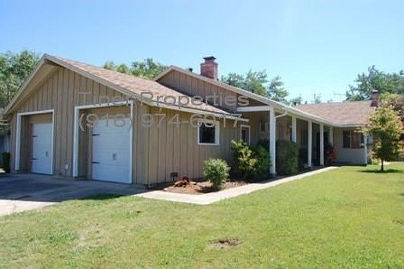1st image of 2462 Catalina Dr