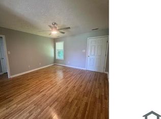 6859 Bailey Lake Rd, Fayetteville, NC 28304
