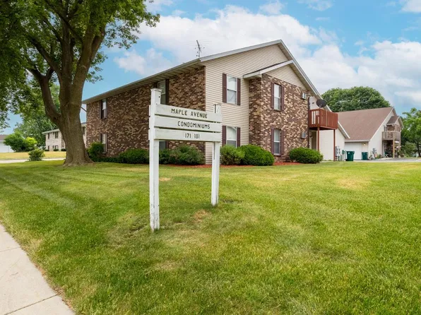 181 Maple AVENUE SOUTH South #15, Slinger, WI 53086