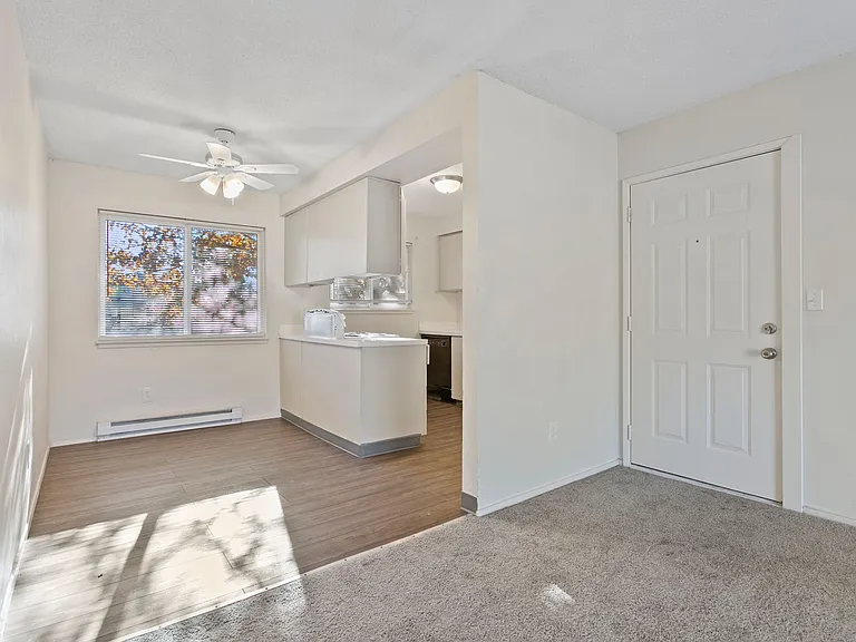 Emerald Grove Apartments — Photo 6
